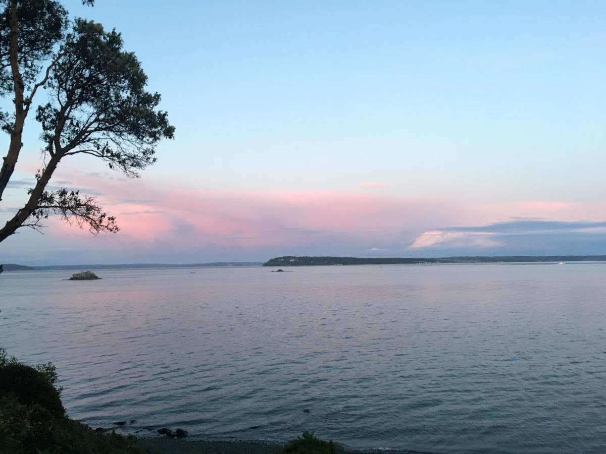 Puget Sound Chic Romantic Cottage With Private Beach Access & Gated Entry Port Ludlow Exterior photo