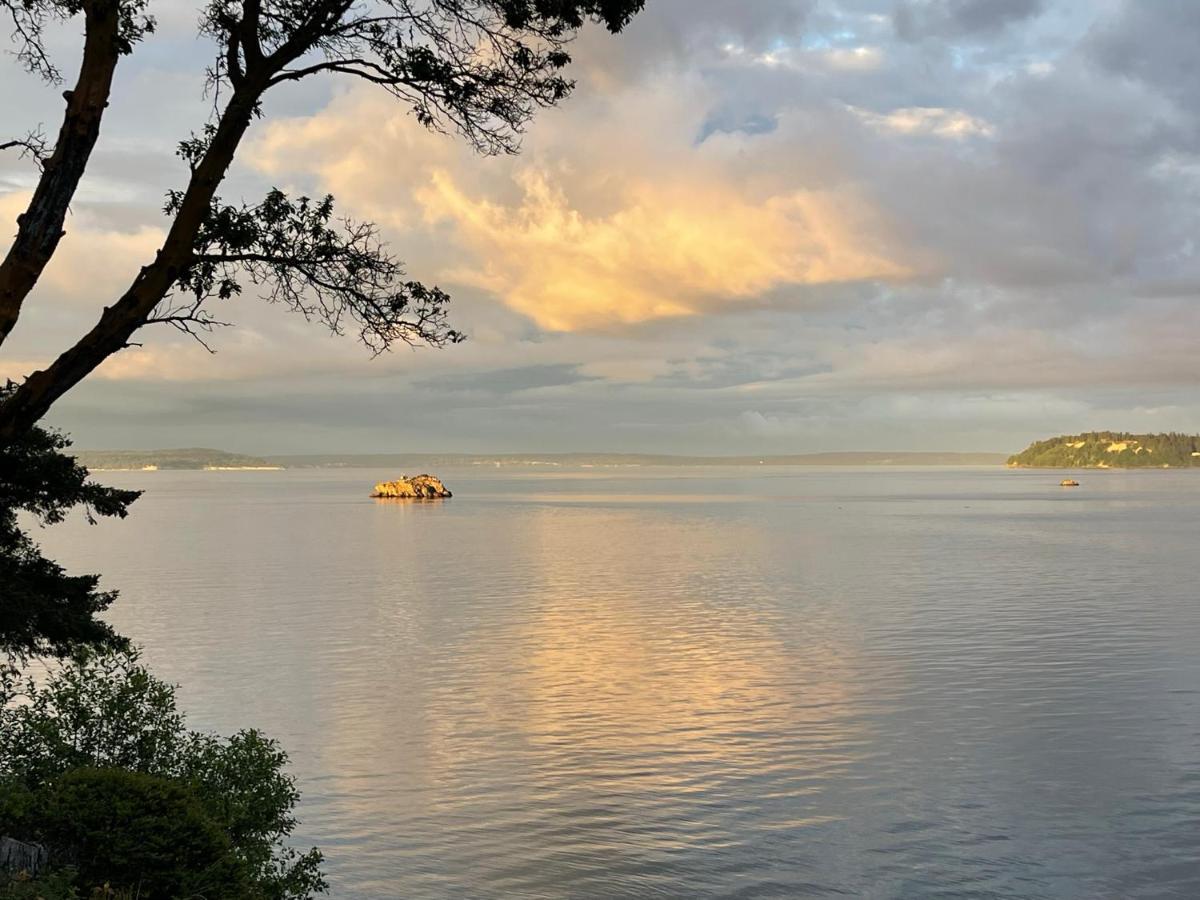 Puget Sound Chic Romantic Cottage With Private Beach Access & Gated Entry Port Ludlow Exterior photo
